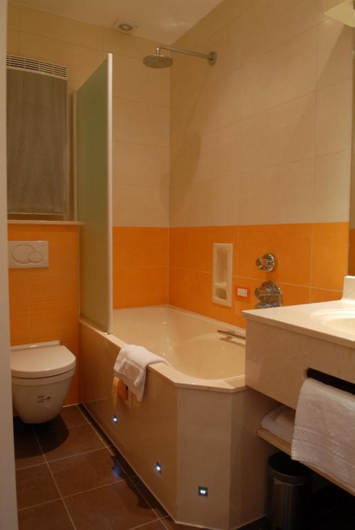 Les Tilleuls Hotel Jupille エクステリア 写真
