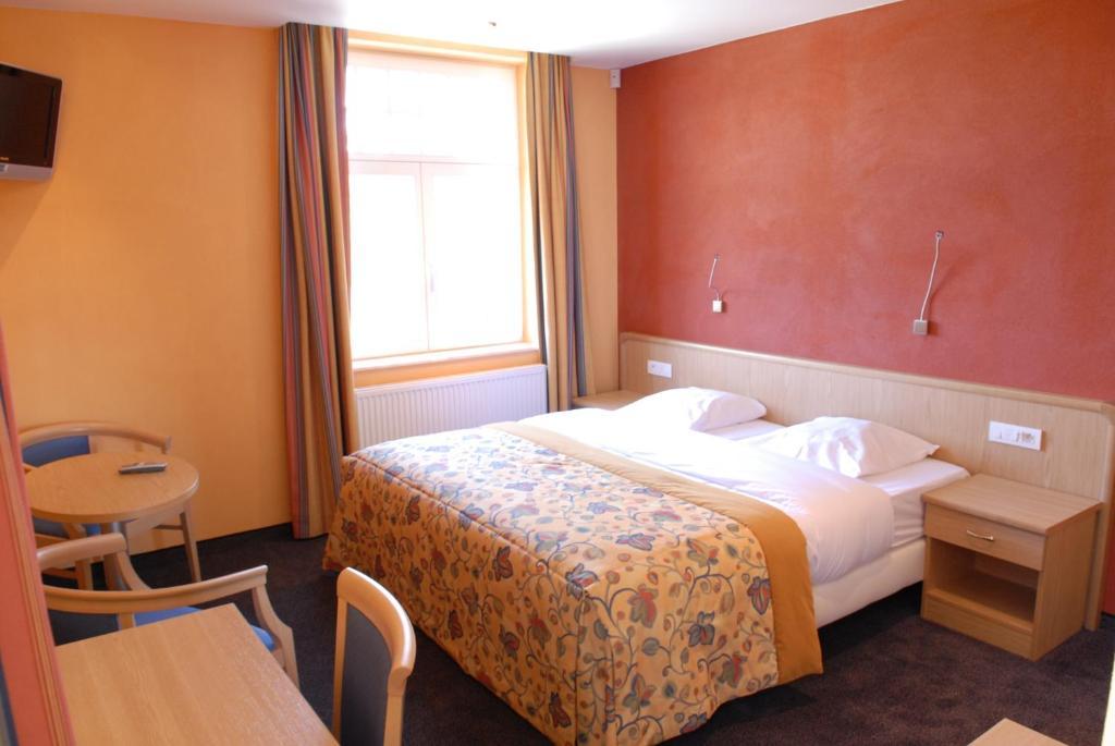 Les Tilleuls Hotel Jupille エクステリア 写真