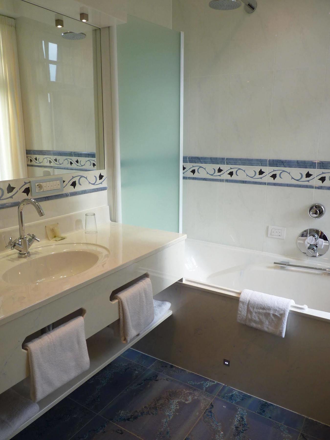 Les Tilleuls Hotel Jupille エクステリア 写真